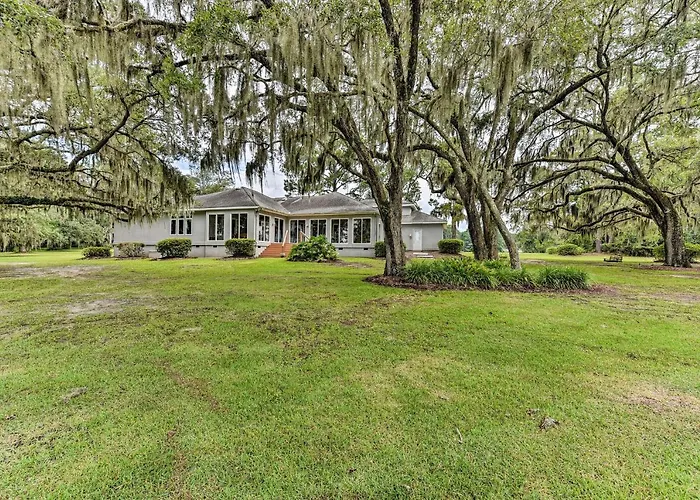 Waterfront Home W/ Shared Dock On Okatie River
