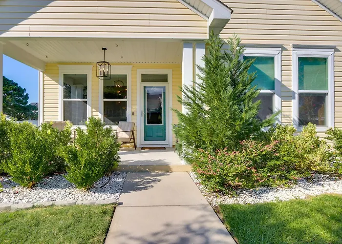 Coastal Home W/ Yard < 1 Mi To Old Town Bluffton!